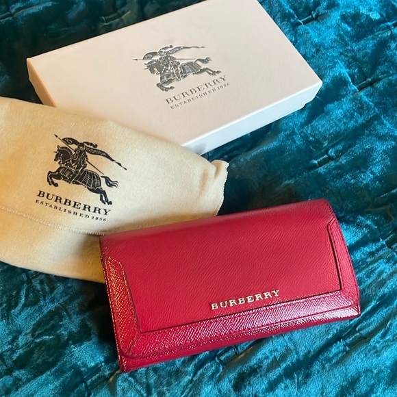 {Burberry} BURBERRY LONDON PATENT LEATHER LONG WALLET in Red - Picture 1 of 14